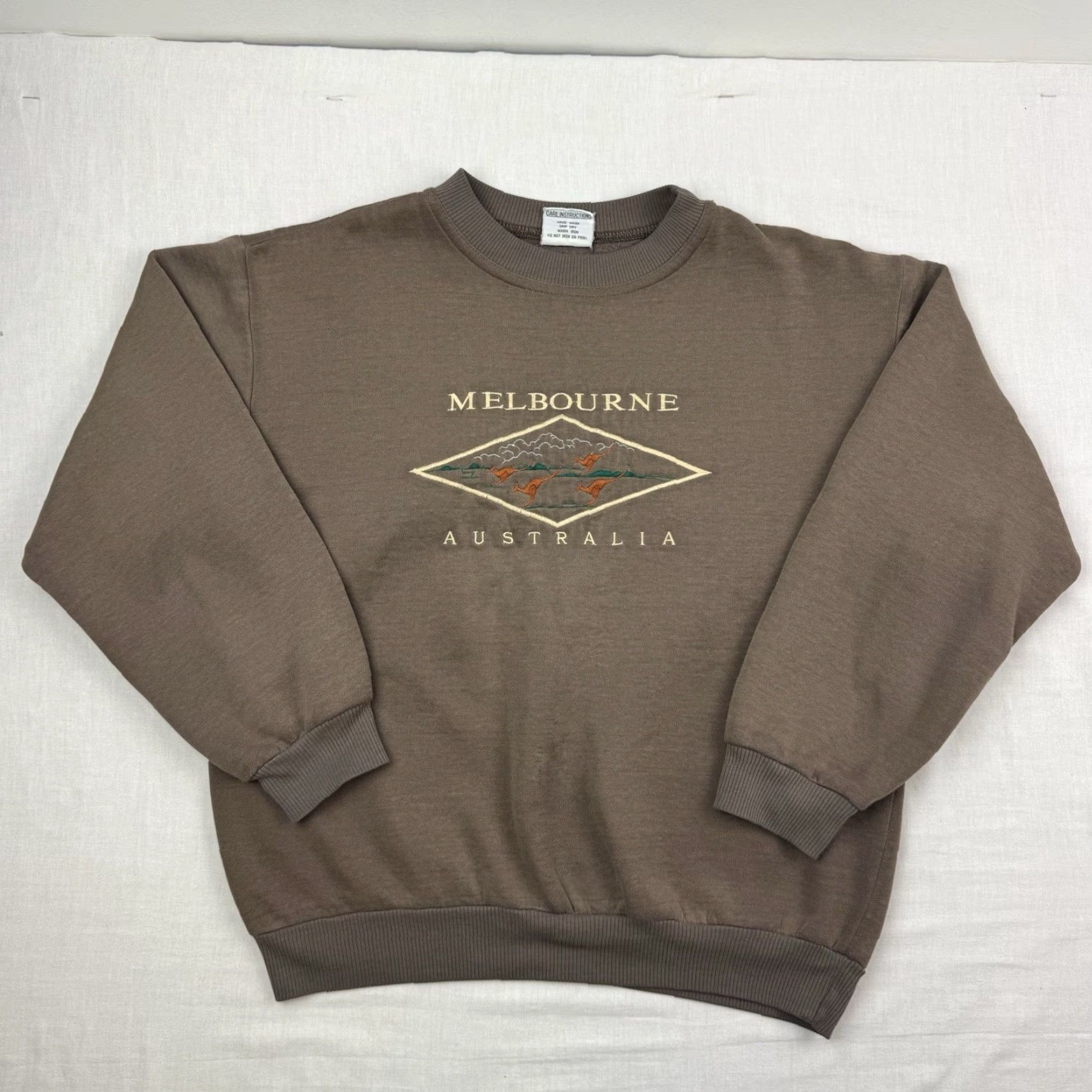 Vintage VINTAGE Melbourne Australia Sweatshirt Men Adult Small S Brown Embroidered 90s Animals Nature Pullover Crew Ne ck Size US S / EU 44-46 / 1 - 2 Thumbnail