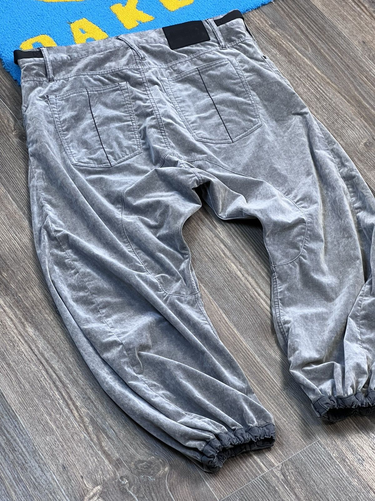 Le Grande Bleu (L.G.B.) Le Grande Bleu Corduroy Cropped Drop Crotch silver pants Size US 32 / EU 48 - 12 Thumbnail