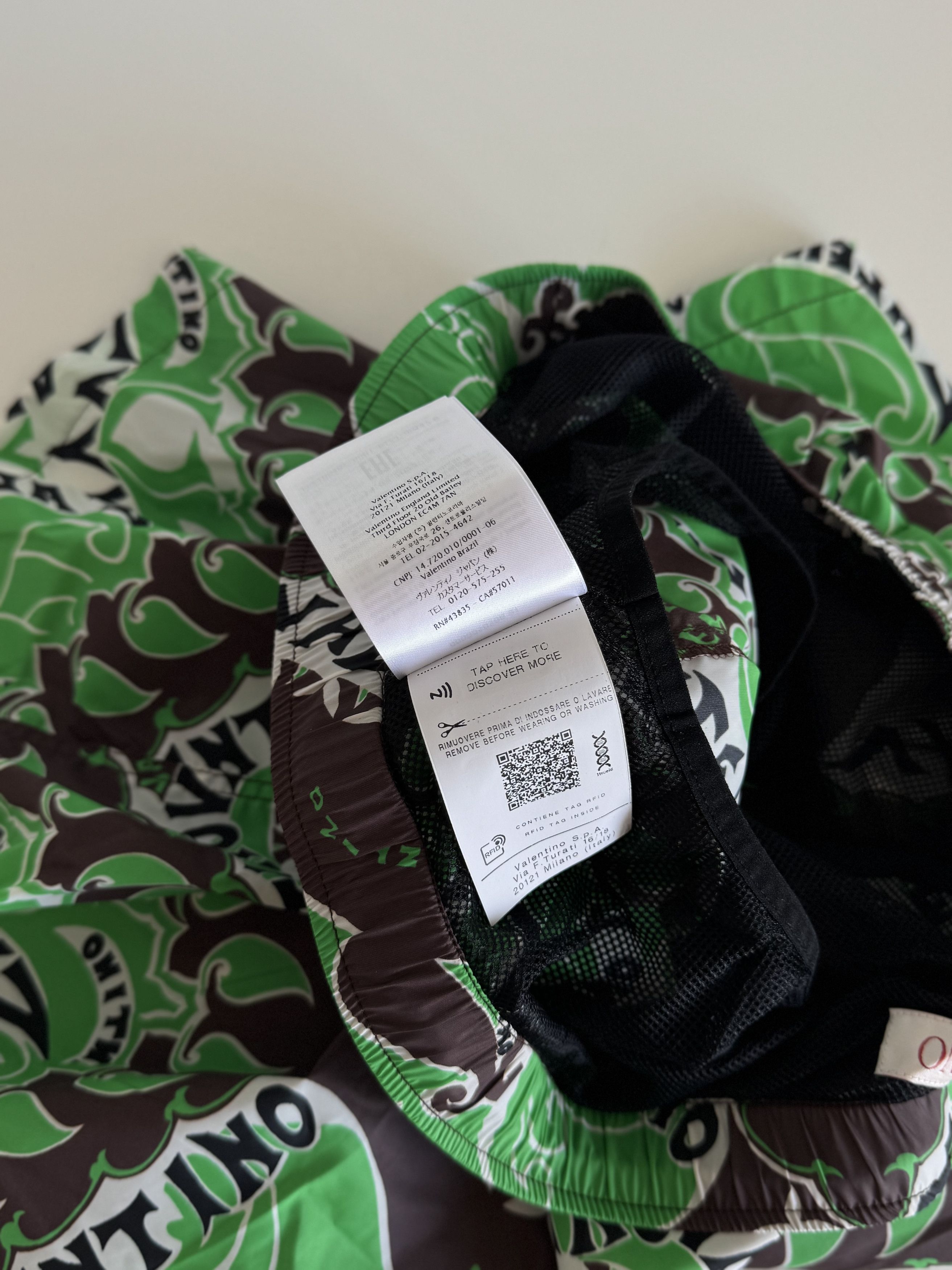 Valentino Valentino Shorts | size 52 Size US 36 / EU 52 - 8 Thumbnail