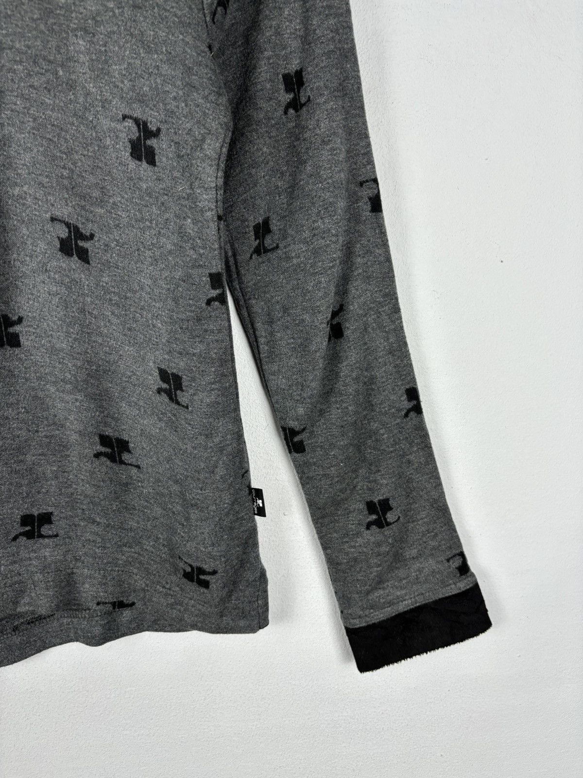 Courreges × Vintage Vintage Courreges Monogram Sweater Size XS / US 0-2 / IT 36-38 - 3 Thumbnail