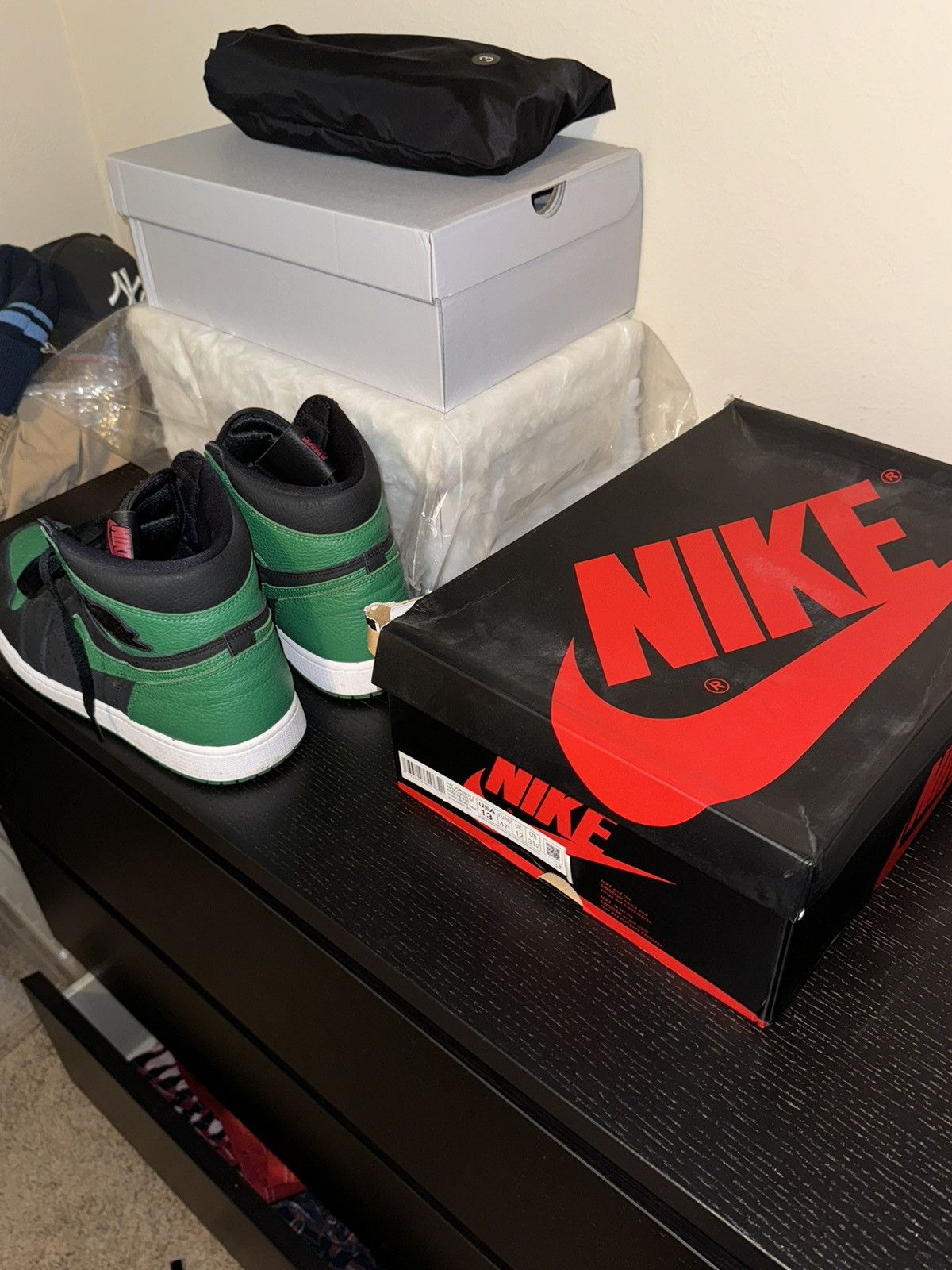 Jordan Brand × Nike Jordan 1 Pine Green Size US 13 / EU 46 - 2 Thumbnail