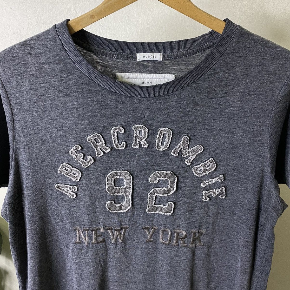 Abercrombie & Fitch Y2K Abercrombie Muscle T Shirt Size US L / EU 52-54 / 3 - 2 Thumbnail