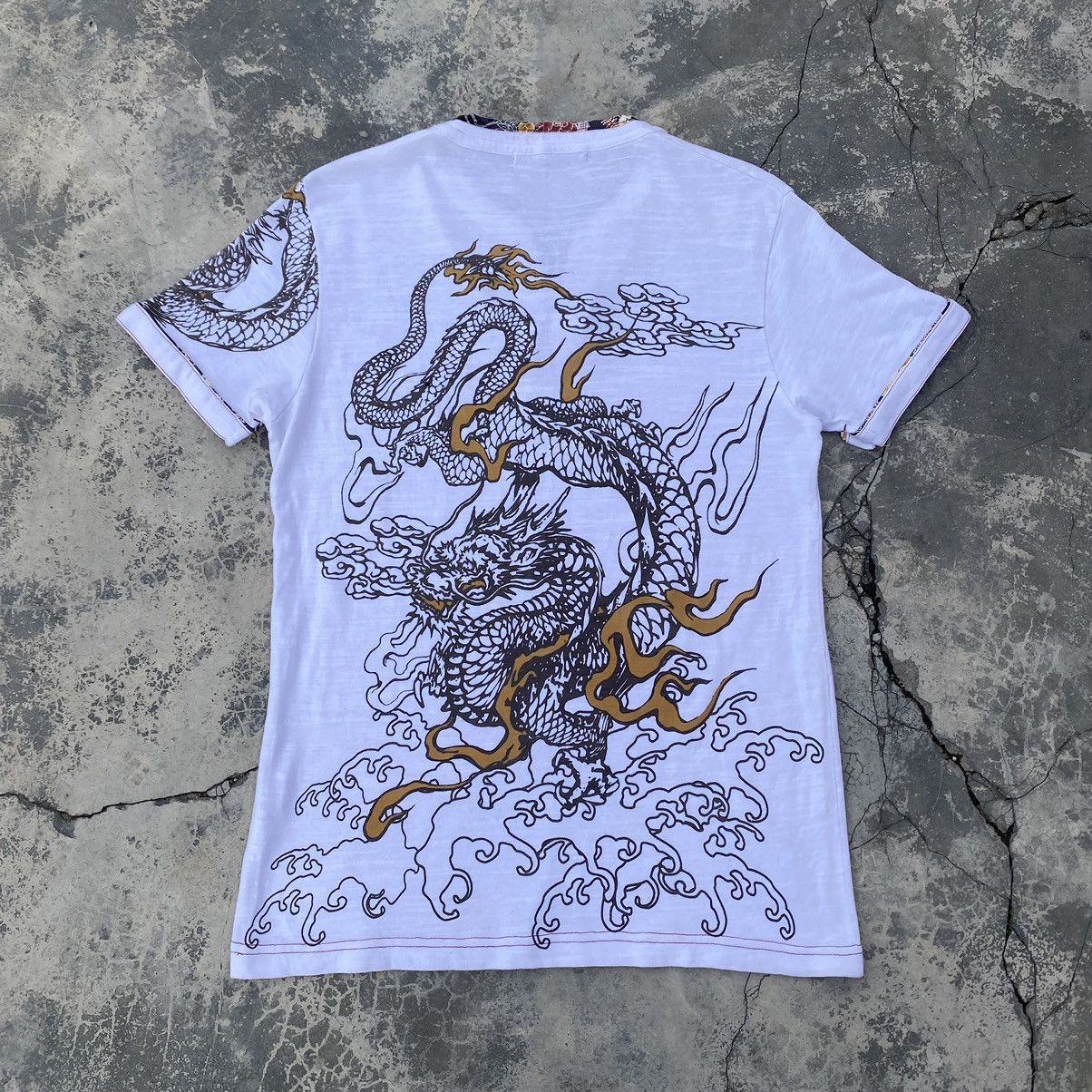 Japanese Brand Oriental Dragon tee Size US M / EU 48-50 / 2 - 1 Thumbnail