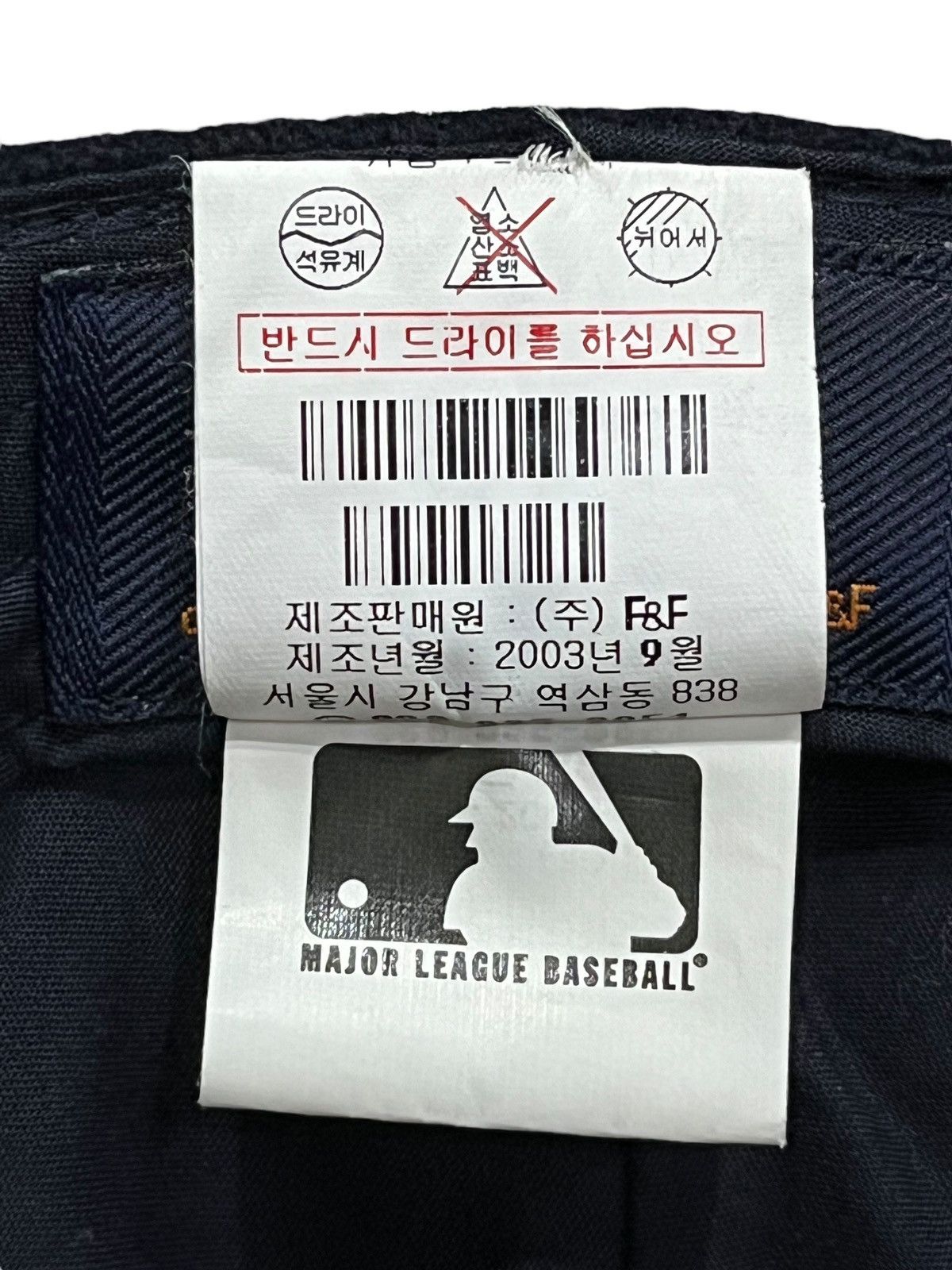 MLB 🔥VERY RARE DESIGN🔥Vintage y2k MLB Buckle Front Full Cap Size ONE SIZE - 9 Thumbnail
