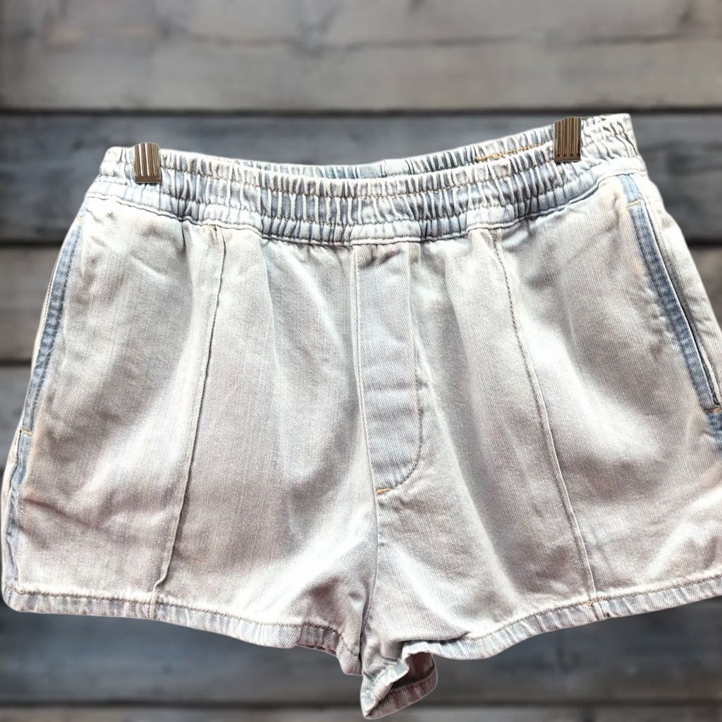 Zara Zara Pull On Denim Shorts Womens 6 Light Wash Blue High Rise Casual Shorts 5-Pocket Womens Clothing Size 28" / US 6 / IT 42 - 1 Thumbnail