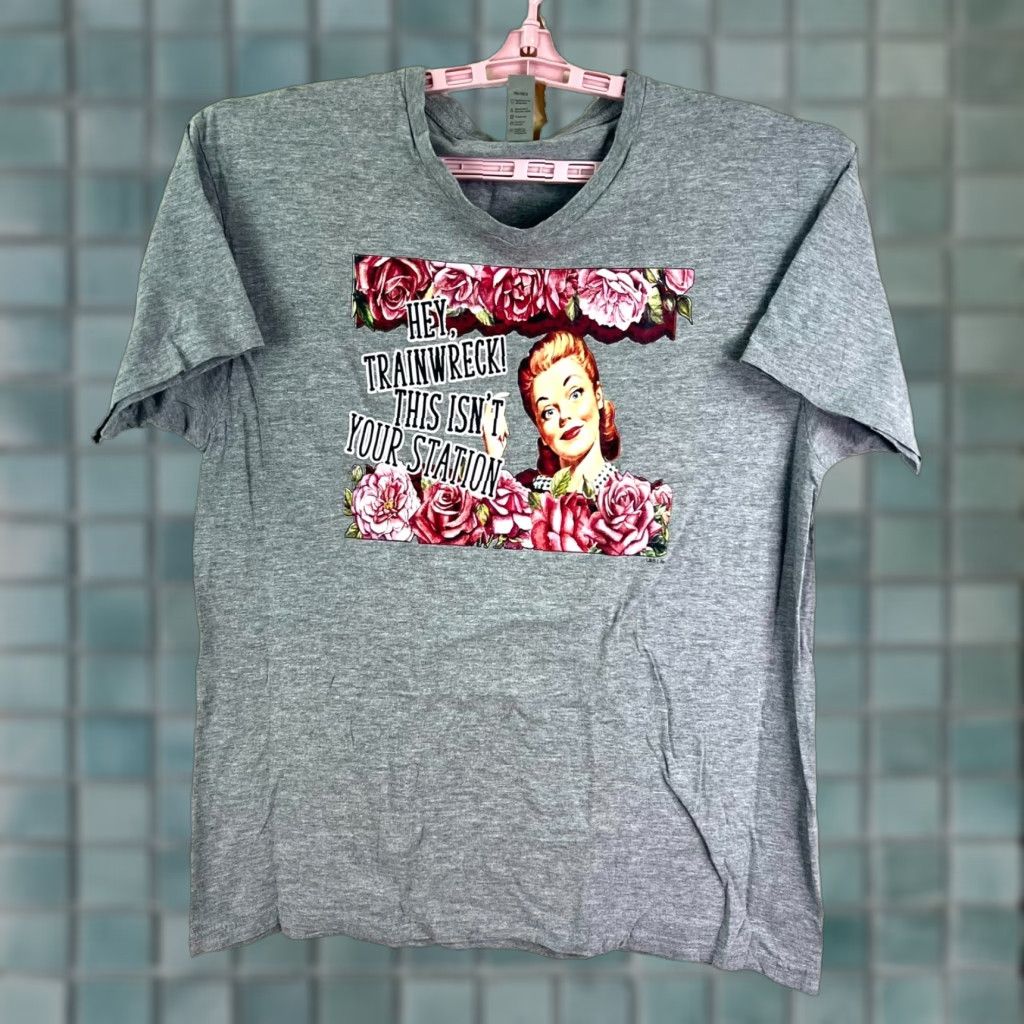 Vintage Cotton Heritage T-Shirt Gray Womens L Crew Neck Short Sleeve Graphic Cheetah Funny 90s Vibe Shirt Womens L Size L / US 10 / IT 46 - 1 Thumbnail
