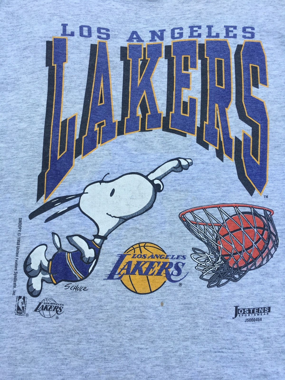 NBA Rare Vintage Los Angeles LAKERS Snoopy NBA Tee Size US L / EU 52-54 / 3 - 8 Thumbnail