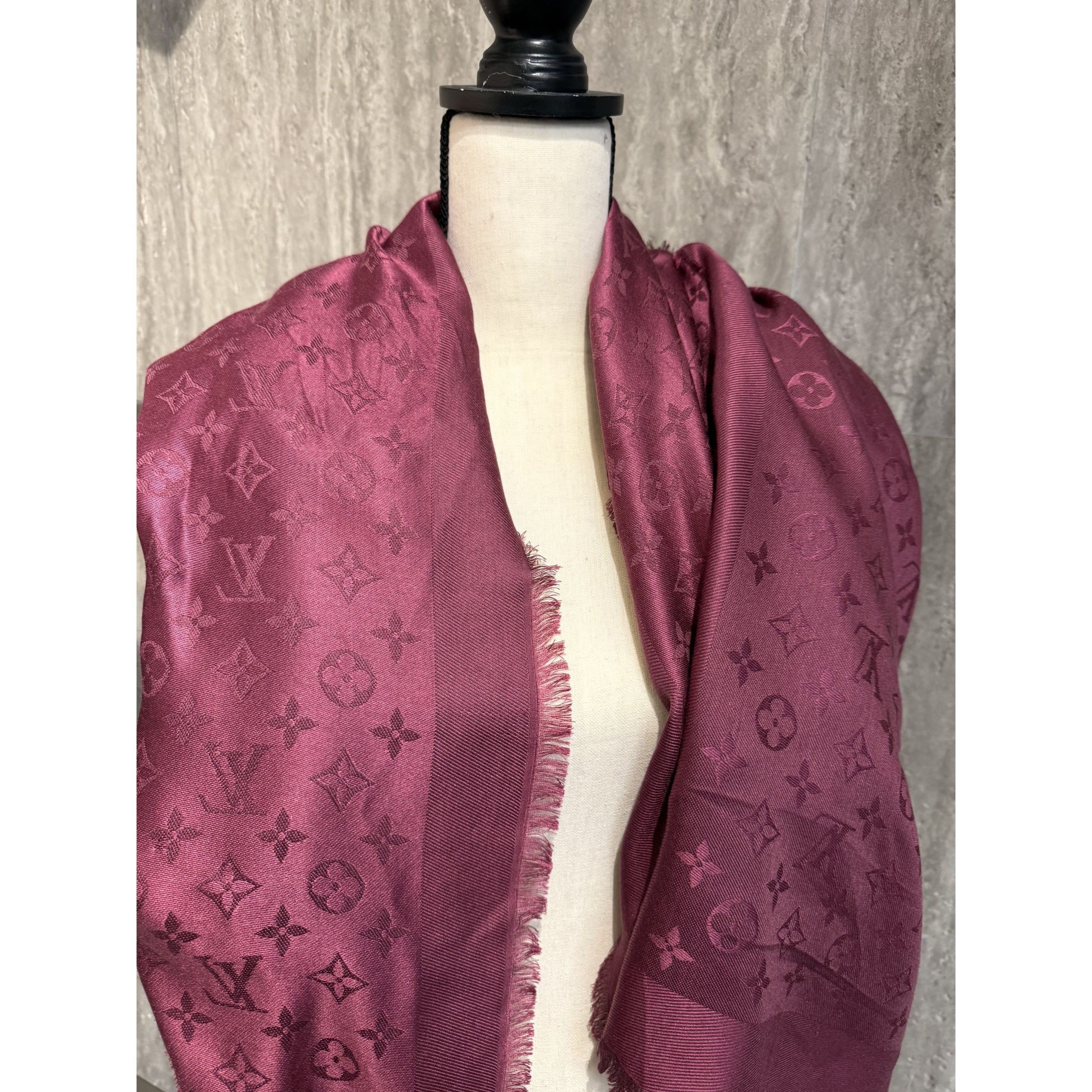 Louis Vuitton Louis Vuitton Monogram Shine Shawl In Fuchsia Silk & Wool Bl Size ONE SIZE - 5 Thumbnail