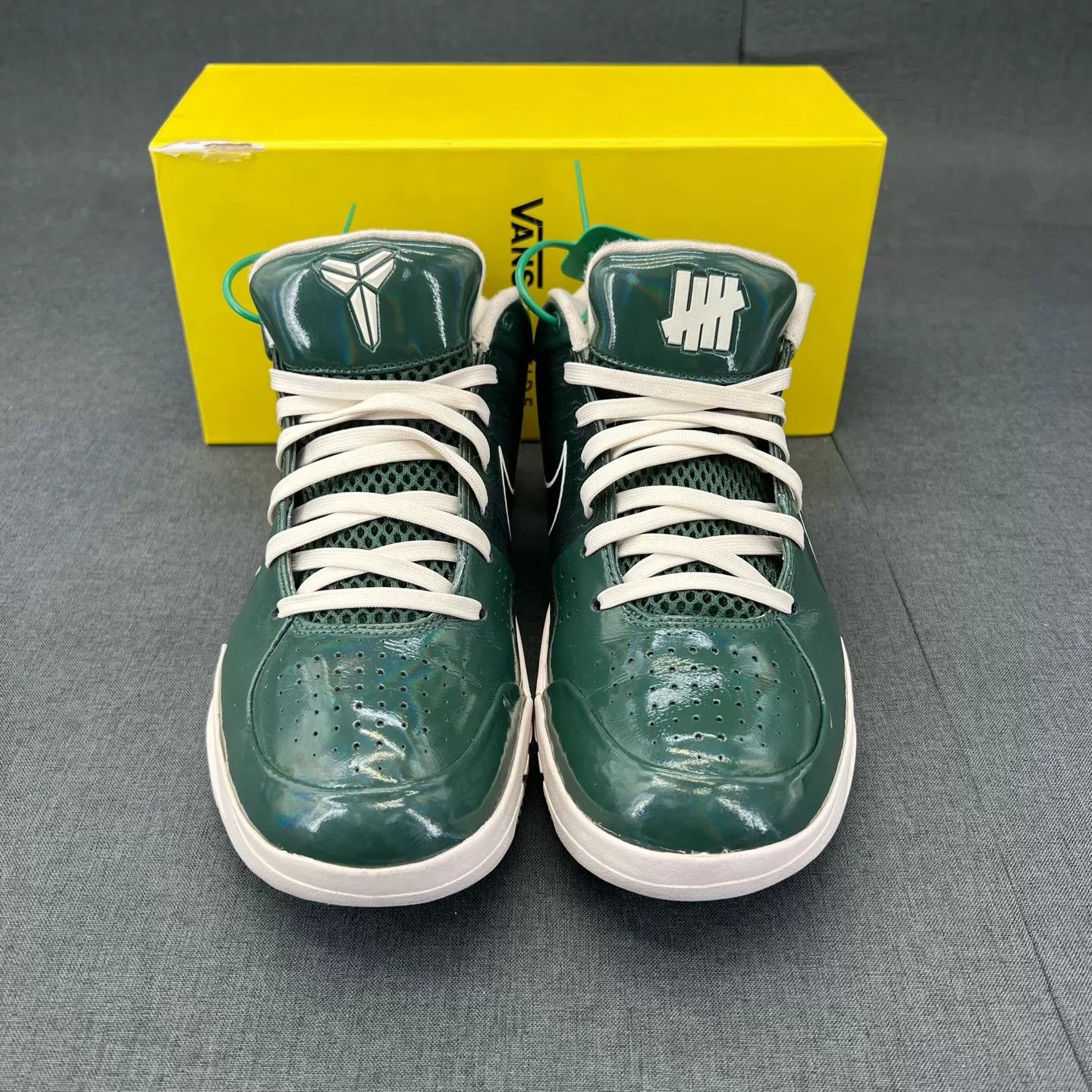 Nike Nike KD 4 Milwaukee Bucks 44 Boxed Like New Size US 11 / EU 44 - 3 Thumbnail