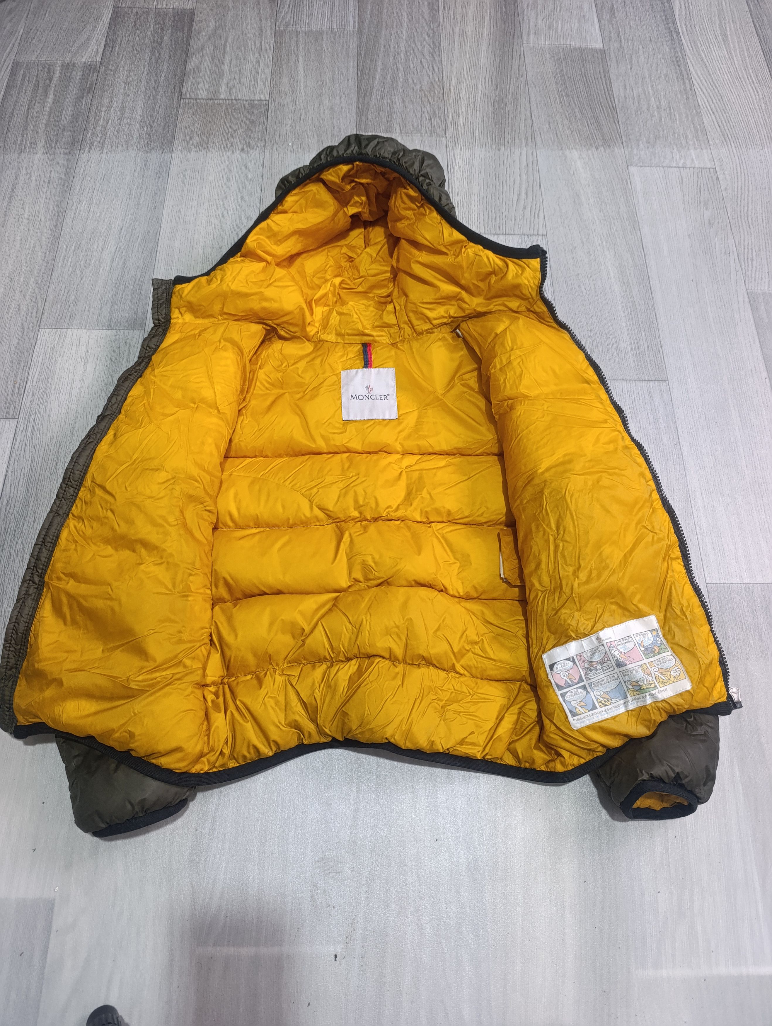 Moncler Moncler Bomber Jacket Downs For kids size : 10yo Size US S / EU 44-46 / 1 - 5 Thumbnail