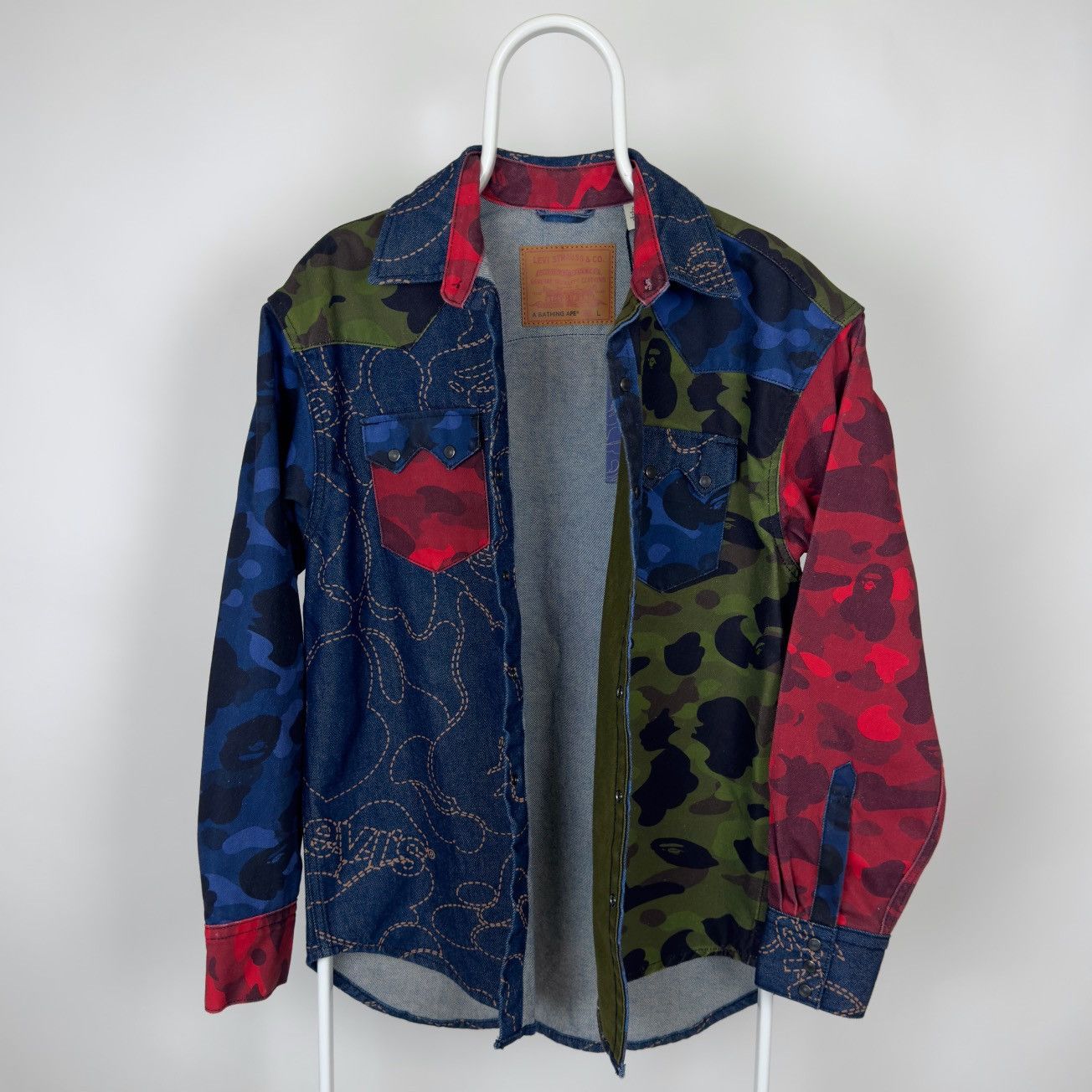Bape × Levi's Bape x Levi’s Camo Trucker Jacket Multicolor 2021 Size US L / EU 52-54 / 3 - 4 Thumbnail