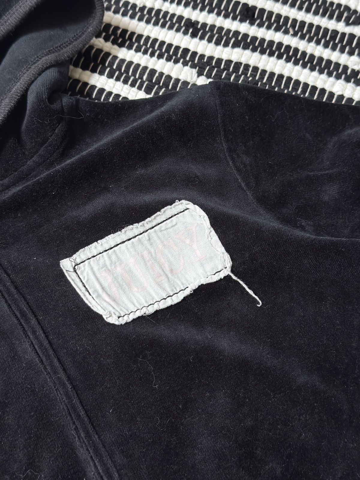 Juicy Couture VINTAGE JUICY COUTURE VELOUR 2000s TRACKSUIT Size L / US 10 / IT 46 - 3 Thumbnail