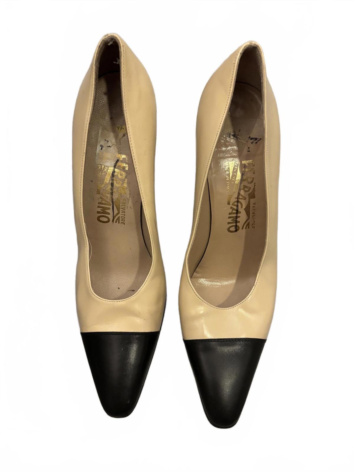 Salvatore Ferragamo Salvatore Ferragamo Two-Tone Leather Women's Pumps 7.5 Size US 7.5 / IT 37.5 - 2 Thumbnail