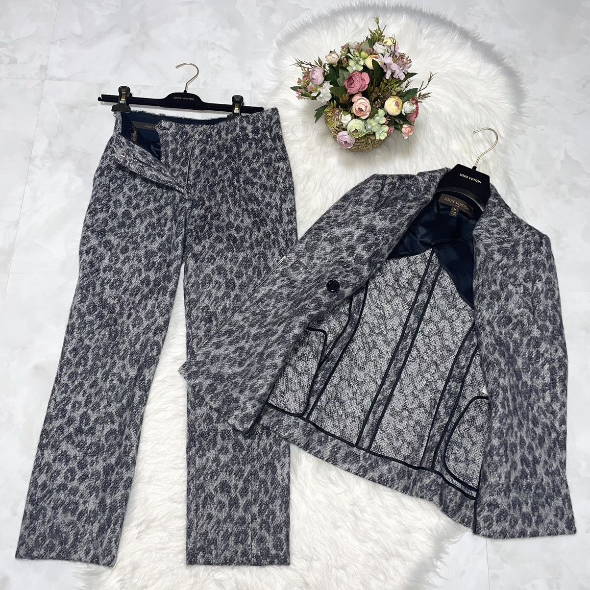 Louis Vuitton Authentic beautiful Louis Vuitton leopard print pantsuit 34 Size XXS / US 00 / IT 34 - 12 Thumbnail