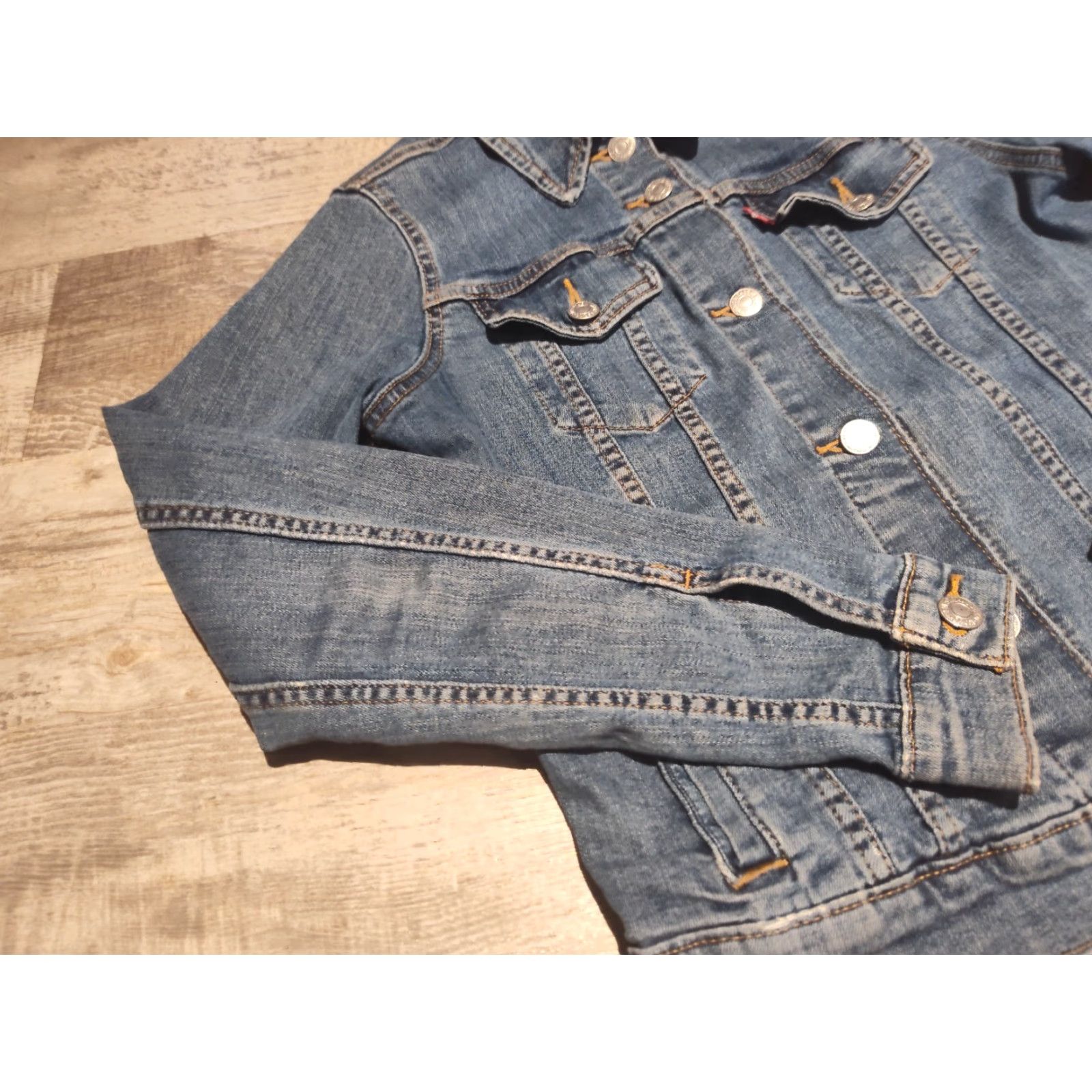 Levi's VINTAGE Levi's Original Trucker Denim Jacket Women’s Medium Blue Slim Fit Classic Size M / US 6-8 / IT 42-44 - 3 Thumbnail