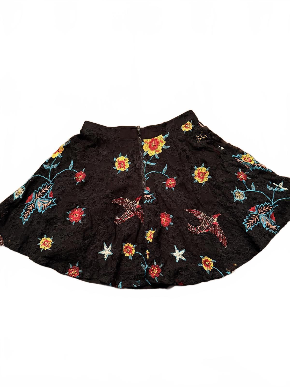 Other Alice + Olivia Beaded Embellished Birds Embroidered Skirt Size 26" / US 2 / IT 38 - 4 Thumbnail