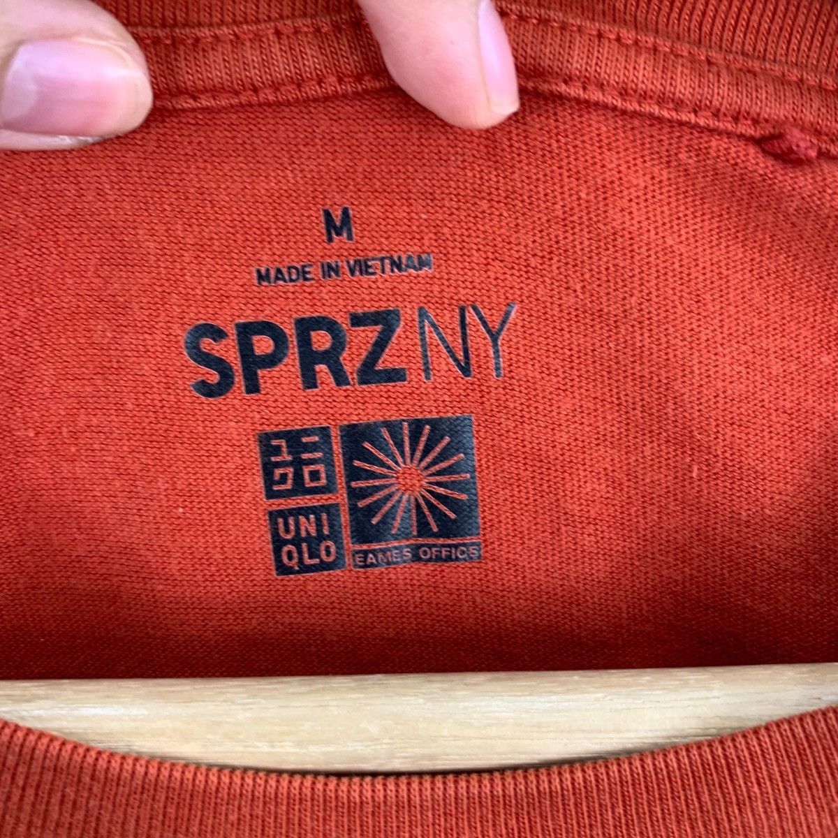 Uniqlo UNIQLO x EAMES OFFICE 2018 Collection Chair SPRZNY Tee Shirt Size US M / EU 48-50 / 2 - 7 Thumbnail