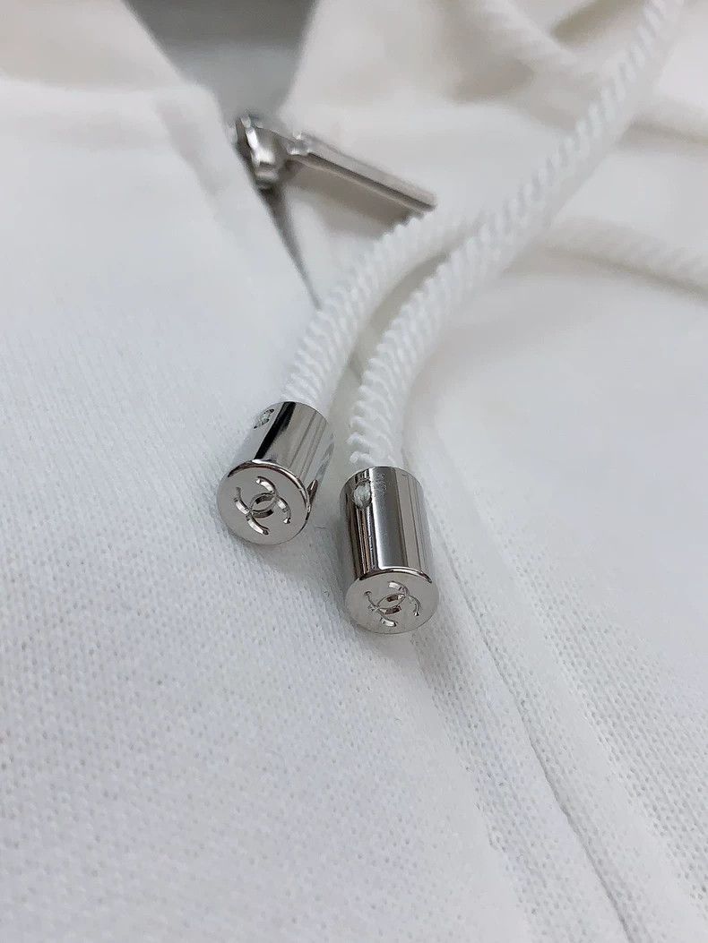 Chanel Chanel White hooded sweatshirt cardigan jacket Size S / US 4 / IT 40 - 3 Thumbnail