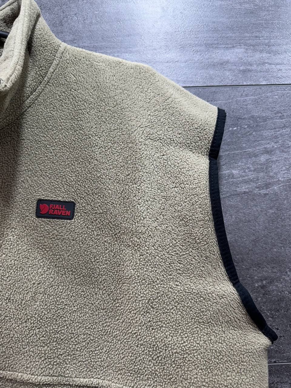 Fjallraven Rare Fjallraven Fleece Vest Vintage Jacket Size US L / EU 52-54 / 3 - 2 Thumbnail