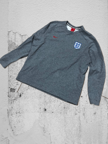 Nike Sweatshirt Nike Vintage Big Central Logo 90s Outdoor Style Size US XL / EU 56 / 4 - 1 Thumbnail
