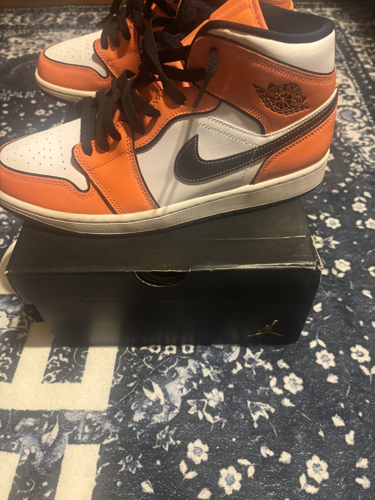 Jordan Brand Jordan 1 Mid Size US 10.5 / EU 43-44 - 8 Thumbnail