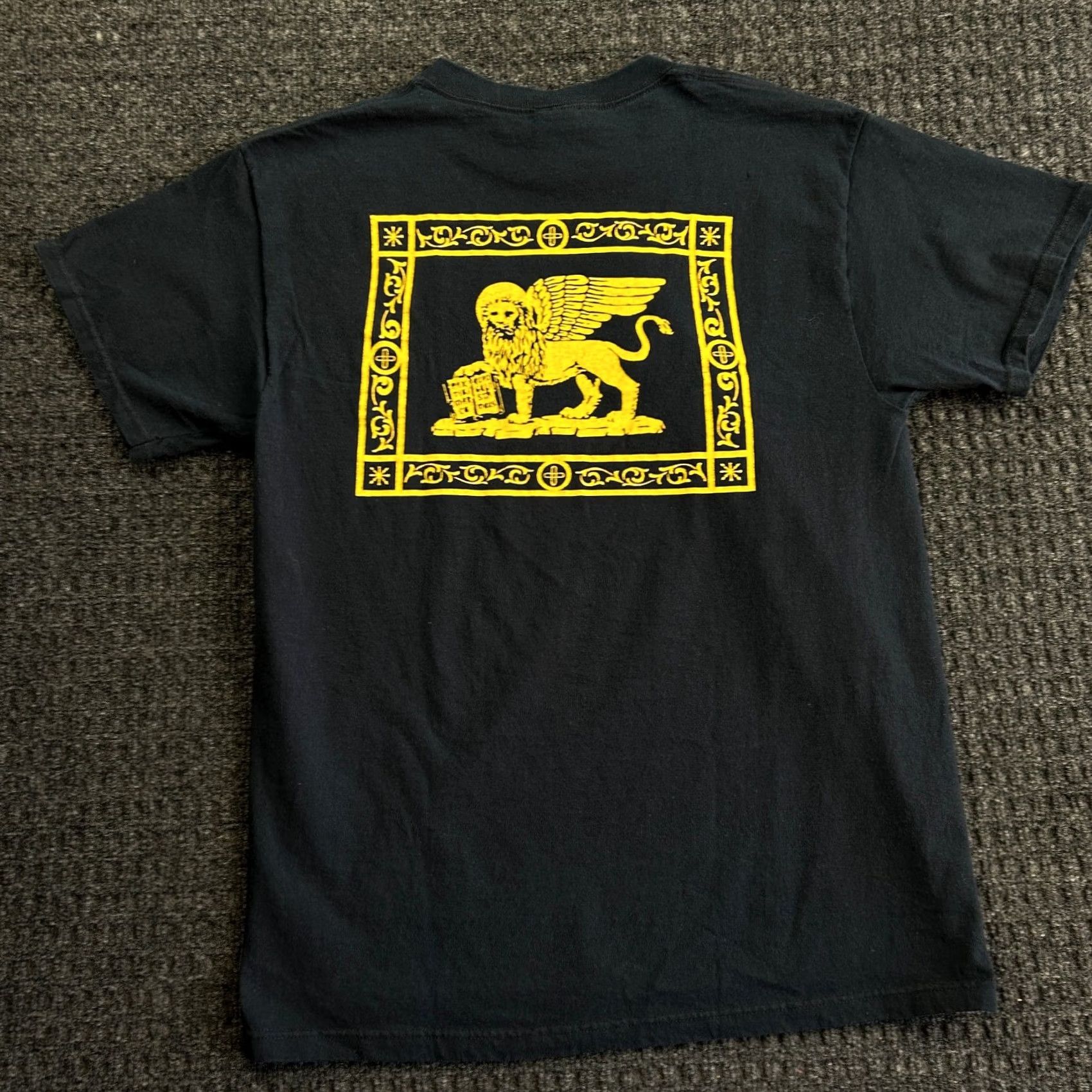 Fruit Of The Loom VINTAGE Fruit of the Loom T-Shirt Black L 90s Italy Venezia Travel Puff Print Graphic Print Crew Neck Unisex Adults Size US L / EU 52-54 / 3 - 3 Thumbnail