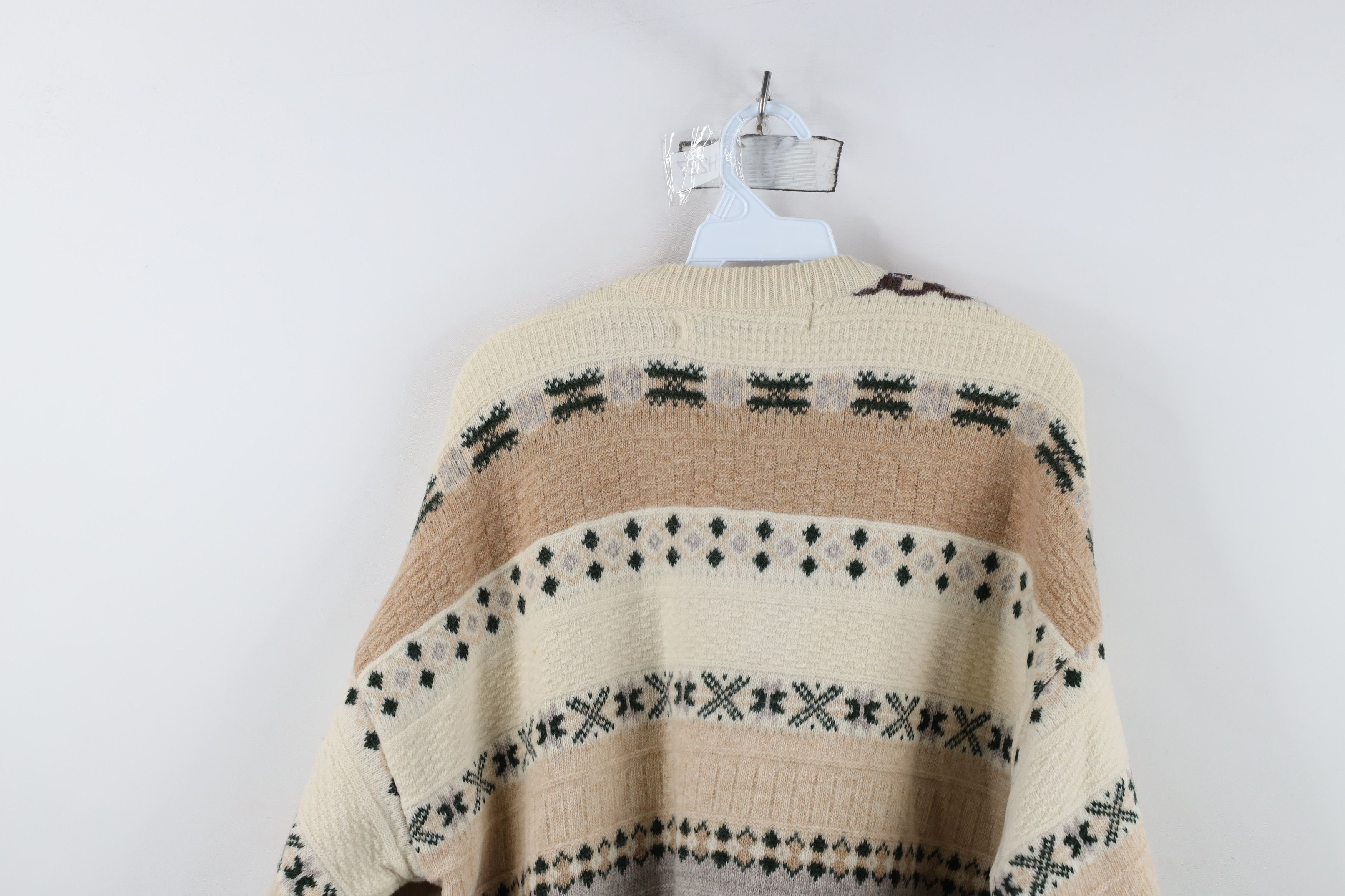 Vintage Vintage 90s Streetwear Knit Fair Isle V-Neck Sweater USA Size US XL / EU 56 / 4 - 12 Thumbnail
