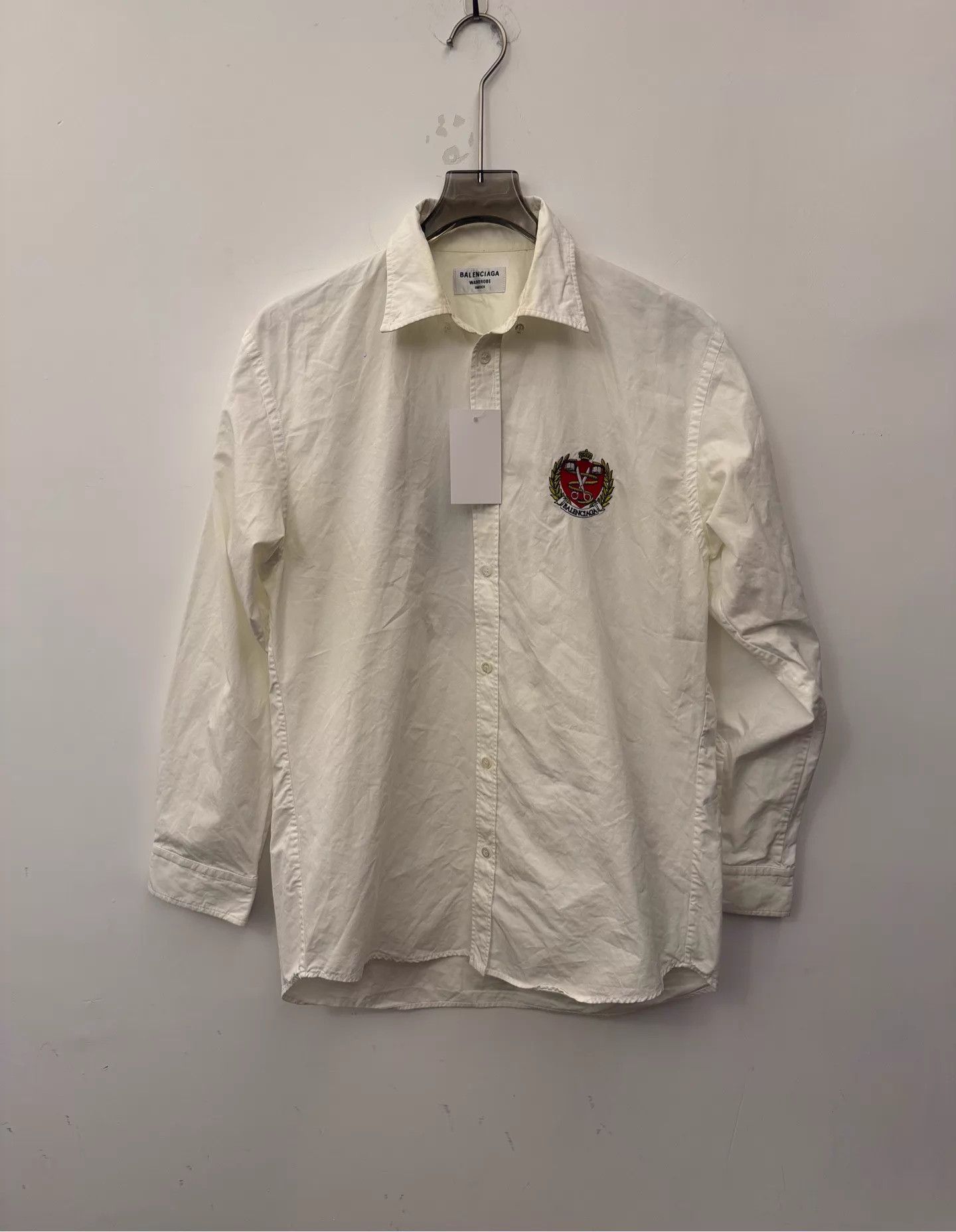 Balenciaga Balenciaga Est1917 Shield Wheat Embro SS White Shirt 34 Size XS / US 0-2 / IT 36-38 - 1 Thumbnail