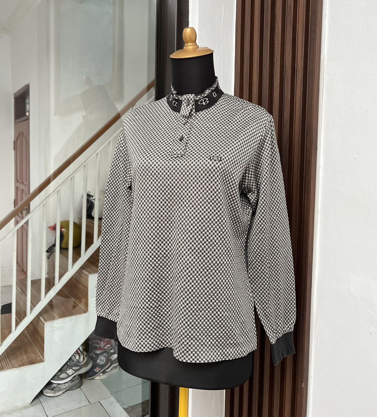 Balenciaga Vintage Balenciaga Polo Shirt Big Script Mandarin Collar Size M / US 6-8 / IT 42-44 - 1 Thumbnail