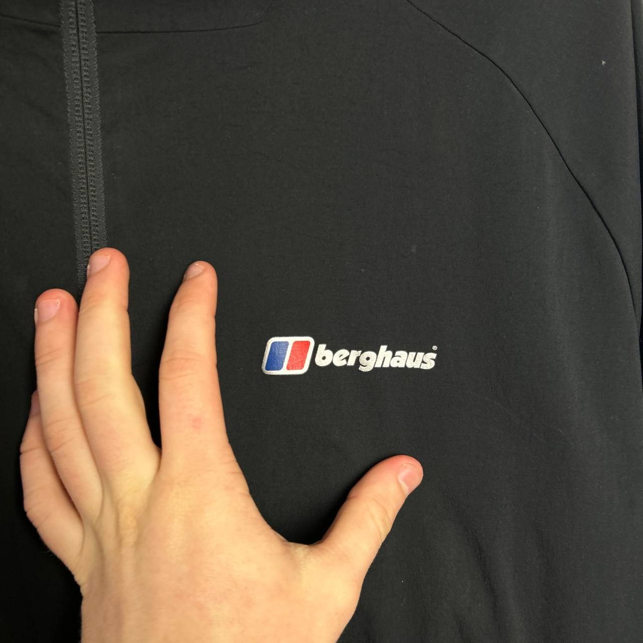 Berghaus Mens Berghaus Small logo Outdoor Atom gorpcore jacket Size US XL / EU 56 / 4 - 3 Thumbnail