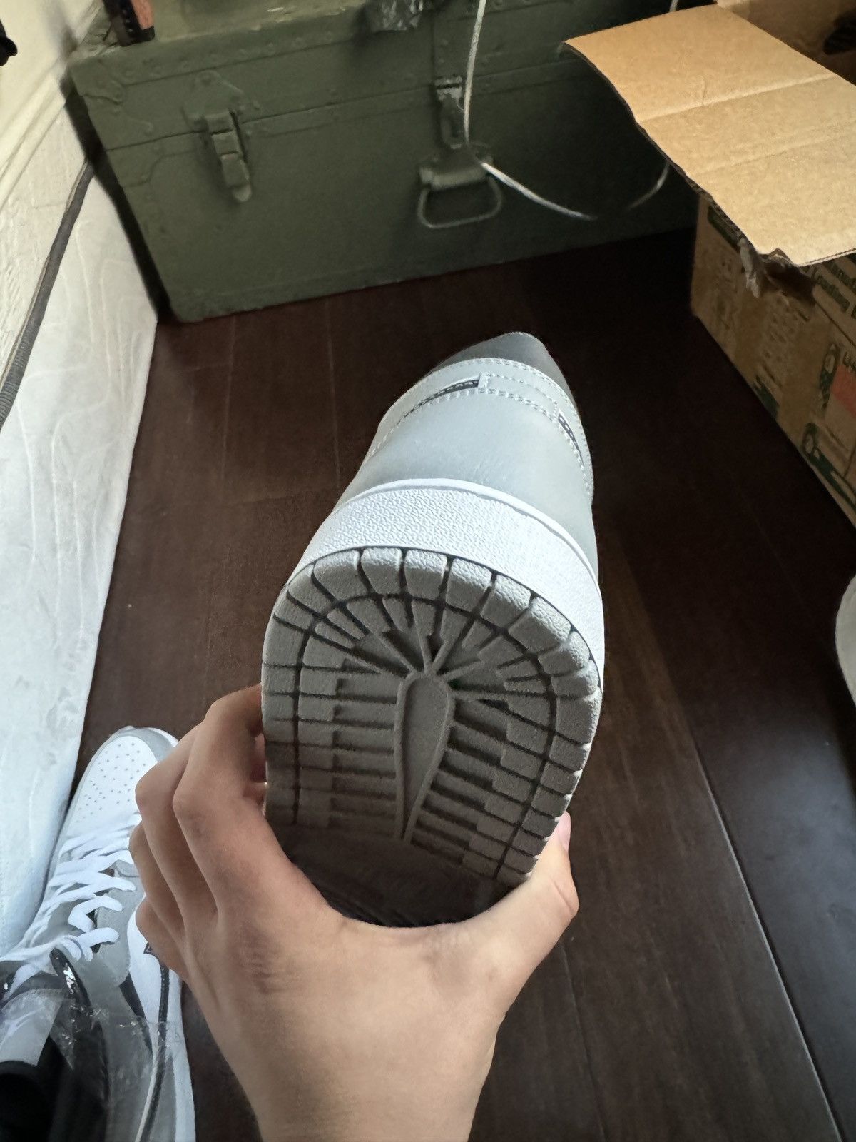 Jordan Brand × Nike Jordan 1 mid Light Smoke Grey Anthracite Size US 13 / EU 46 - 9 Thumbnail