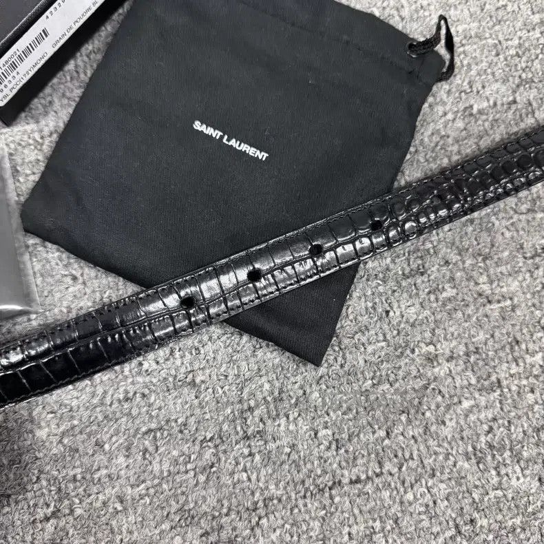 Saint Laurent Paris Saint Laurent Paris Black Crocodile Pattern Gold Buckle Be Size ONE SIZE - 4 Thumbnail