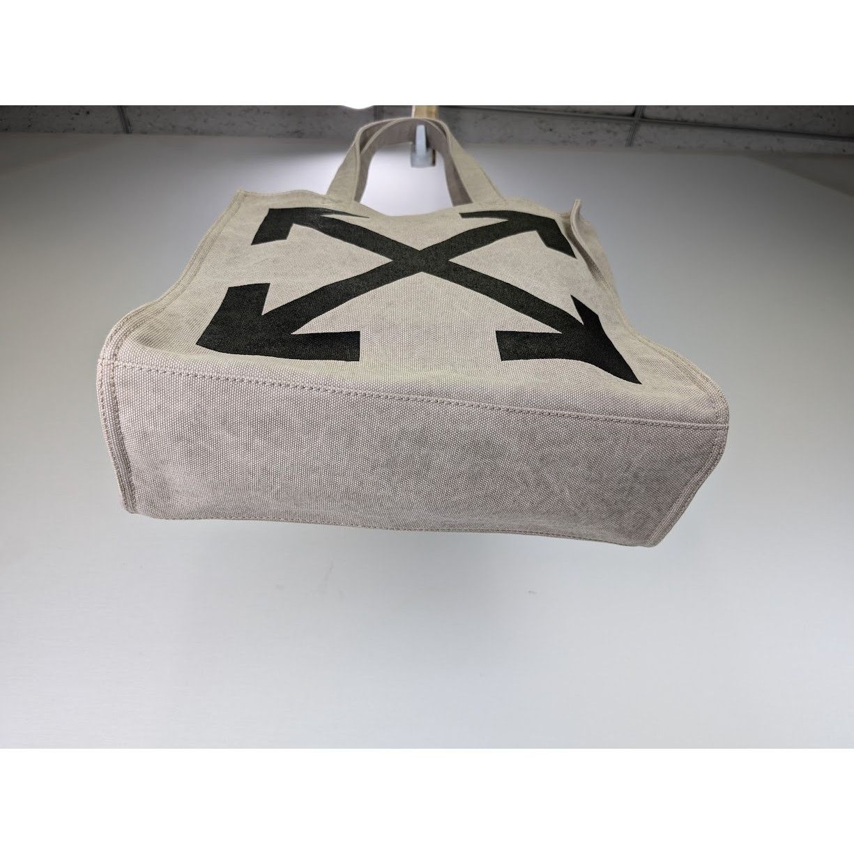 Off-White o1rshd1 Q:2 / Size: OS / Quote Shopper 40 Bag in Beige Black Size ONE SIZE - 22 Thumbnail