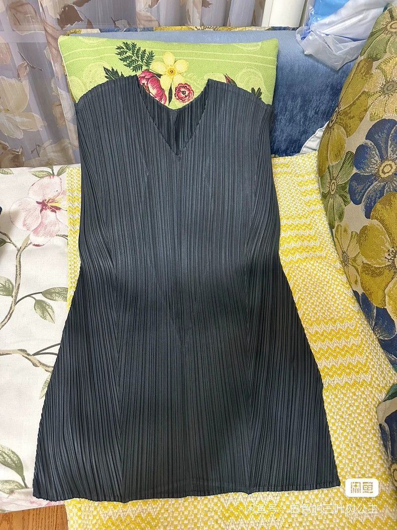 Issey Miyake Issey Miyake size:3 Dark grey pleated short sleeves Size M / US 6-8 / IT 42-44 - 4 Thumbnail