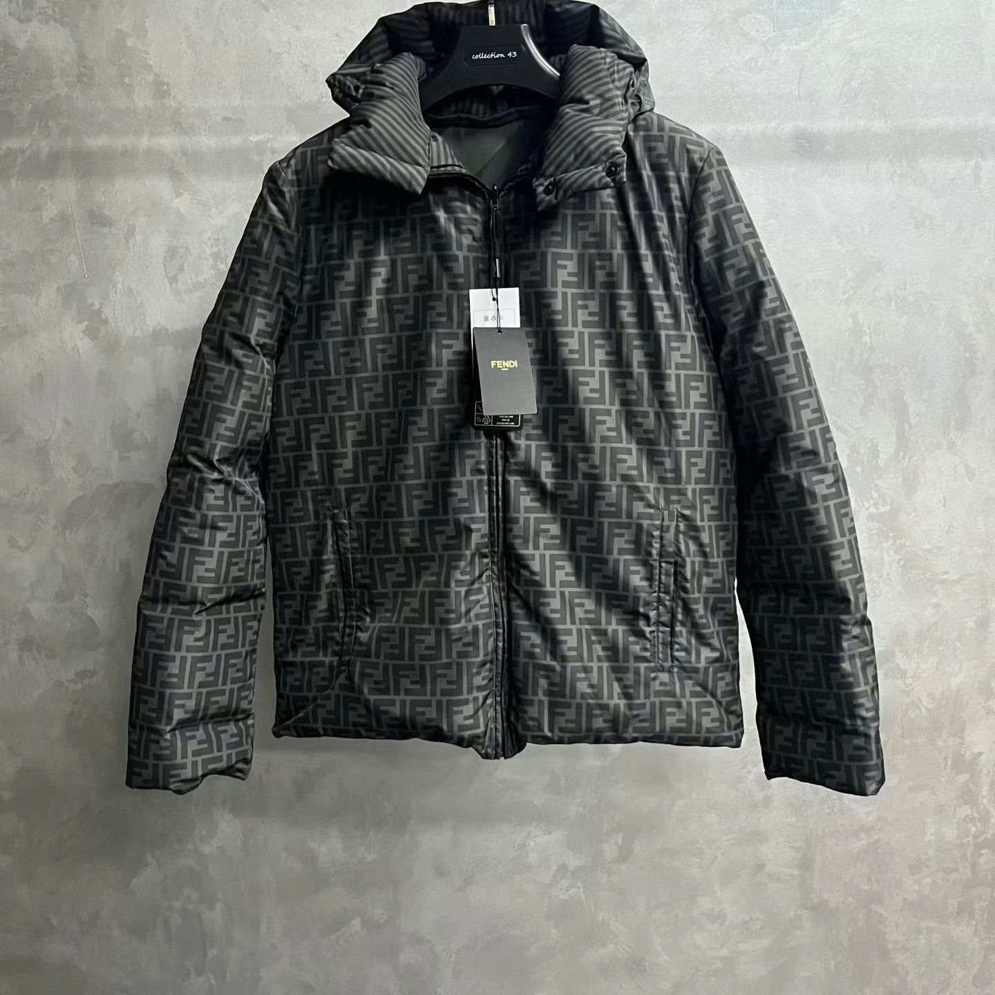 Fendi fendi black logo puff jacket with hood Size US L / EU 52-54 / 3 - 1 Thumbnail