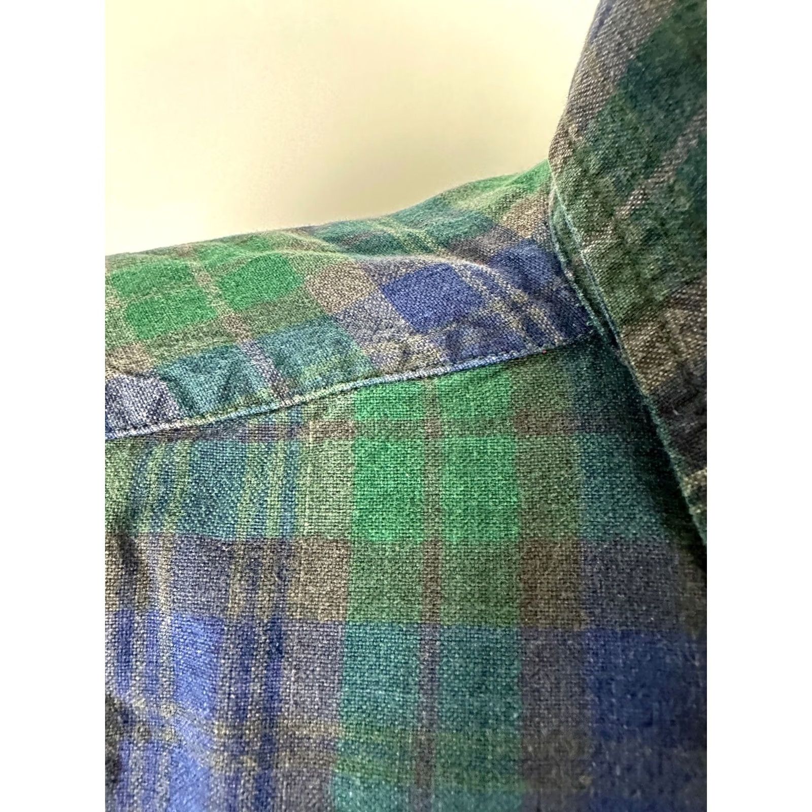 Vintage Vintage Native Habitat Planet Earth Shirt Men M Blue Plaid Button-Up Casual 90s Grunge Size US M / EU 48-50 / 2 - 5 Thumbnail