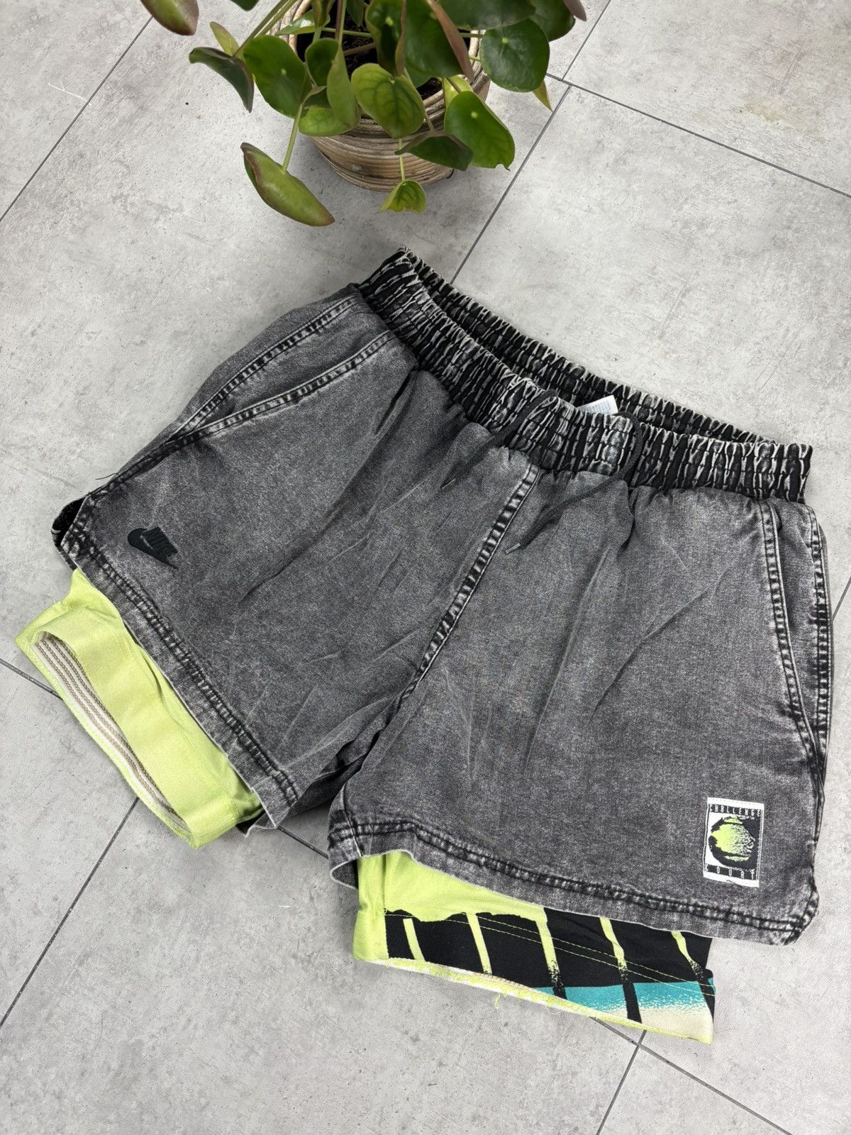 Nike Vintage RARE Nike Challenge Court Acid Wash Shorts L 90s Size US 34 / EU 50 - 2 Thumbnail