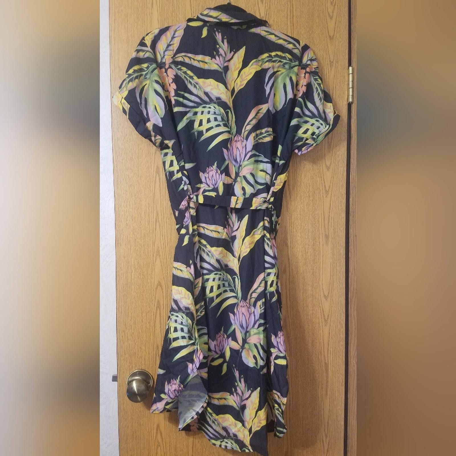 Other NWT Cupshe Tropical Print Short Sleeve Dress Size Medium Size M / US 6-8 / IT 42-44 - 2 Thumbnail