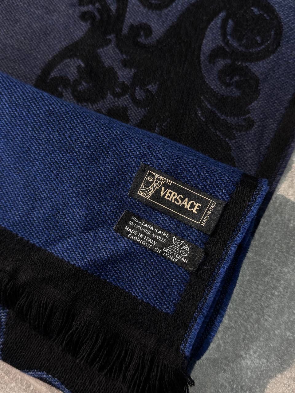 Versace Versace Scarf wool made in Italy Size ONE SIZE - 5 Thumbnail