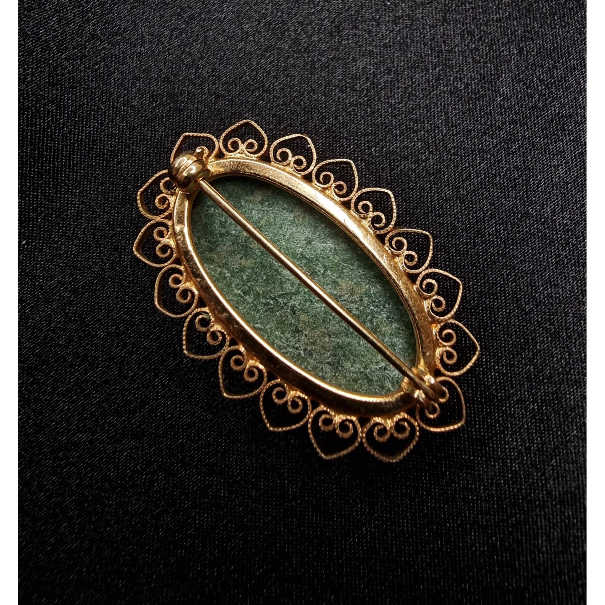 Vintage Vintage Nephrite Jade Filigree Brooch Oval Gold-Tone Elegant Size ONE SIZE - 4 Thumbnail