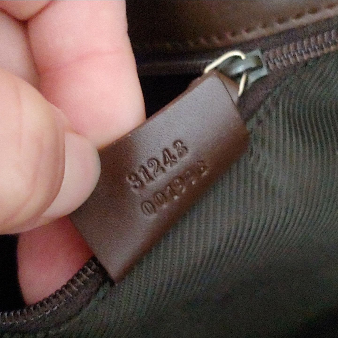 Gucci Authentic Gucci GG Monogram Supreme Bucket Tote Bag Size ONE SIZE - 9 Thumbnail