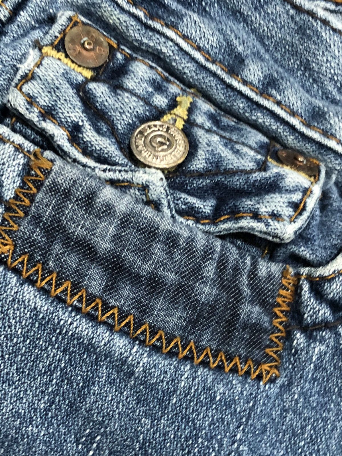 True Religion Vtg Y2K True Religion Patchwork Flared Jeans Size 28" / US 6 / IT 42 - 7 Thumbnail