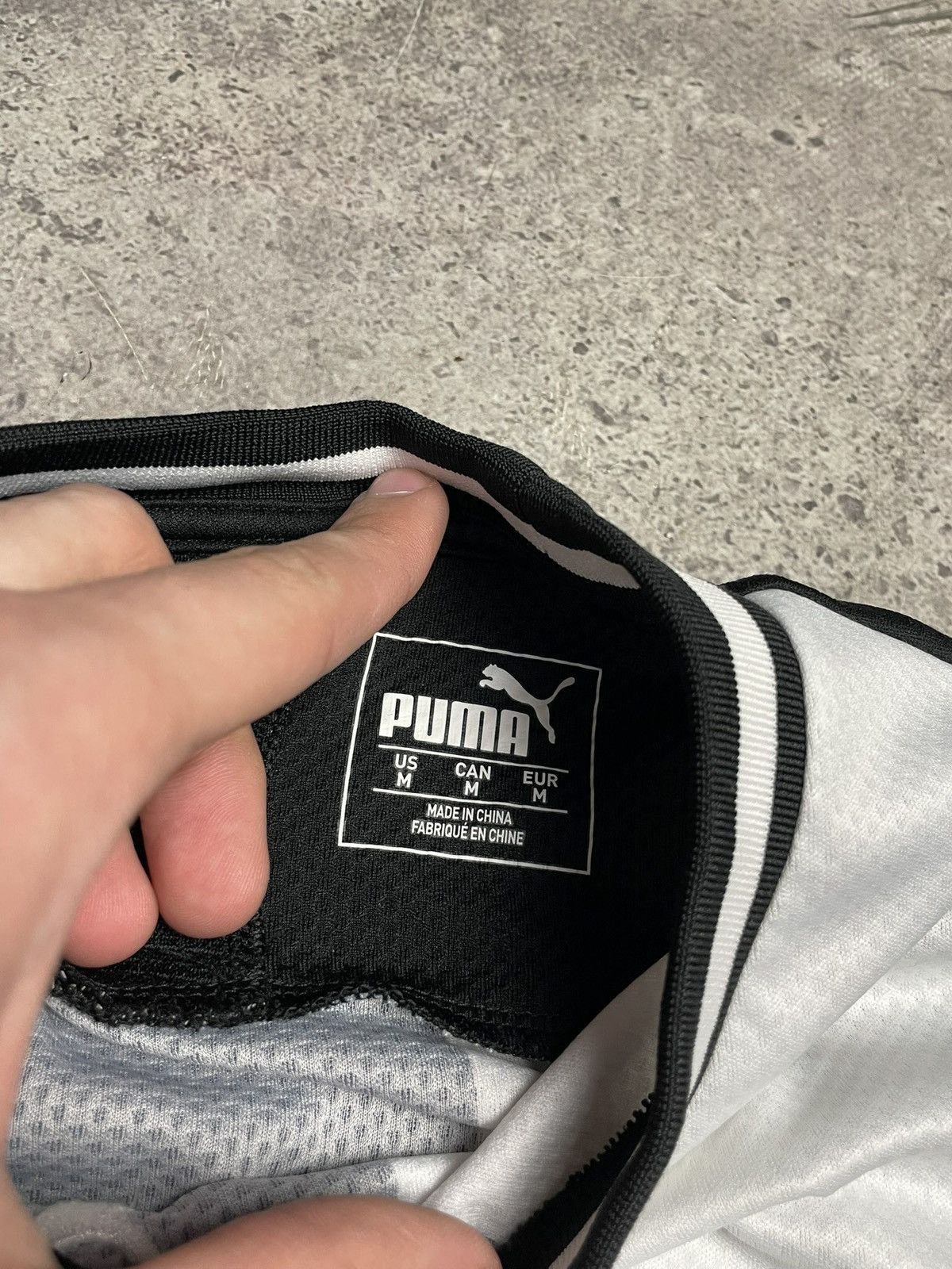Puma Newcastle United 2019/20 Home Football Shirt Soccer Jersey Size US M / EU 48-50 / 2 - 8 Thumbnail