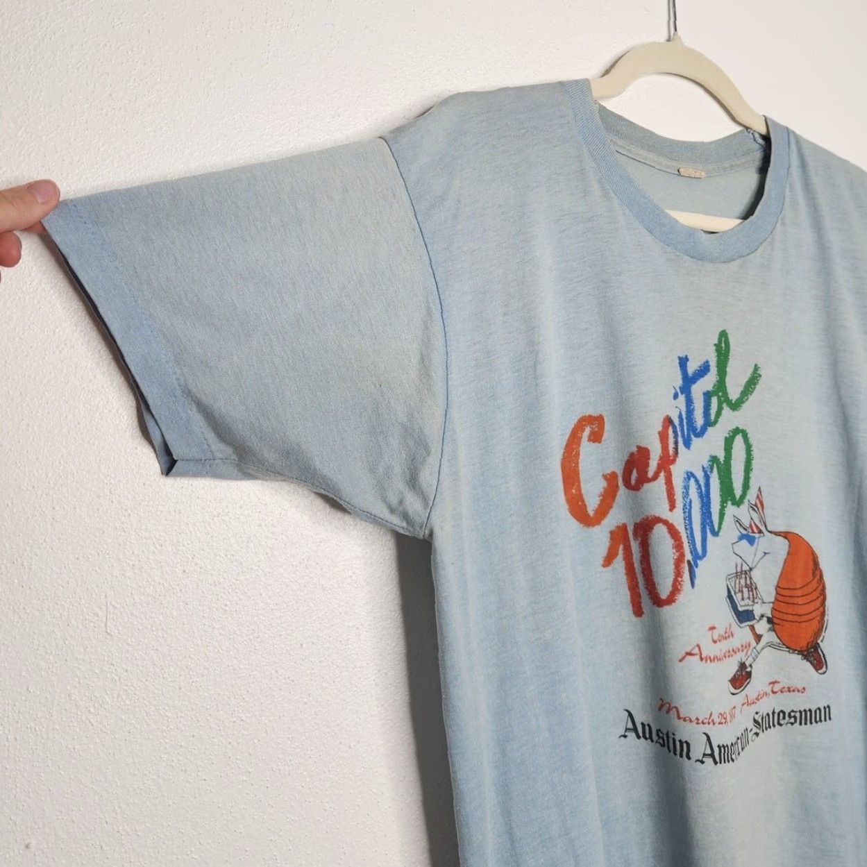 Vintage VINTAGE 87 Capitol Marathon Race Shirt Austin Texas Armadillo Art Blue XL Men Faded Screen Stars Shirt Size US XL / EU 56 / 4 - 2 Thumbnail