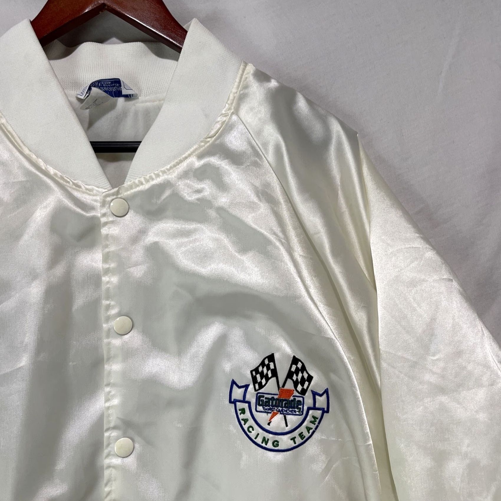 Vintage VINTAGE Gatorade Jacket Mens 2XL XXL White Racing Team Satin Snap 80s Race Cars Size US XXL / EU 58 / 5 - 2 Thumbnail