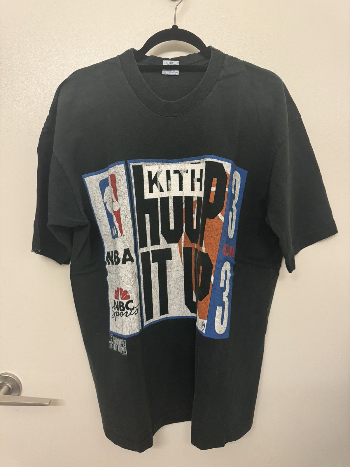 Kith Kith 1 of 1 NBA Vintage Box Logo Tee Size US XL / EU 56 / 4 - 2 Thumbnail