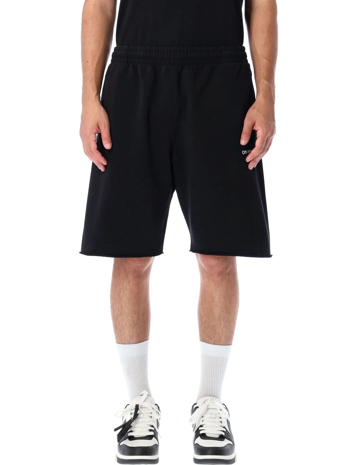 Off-White o1y0325 Logo Short in Black Size US 32 / EU 48 - 1 Thumbnail