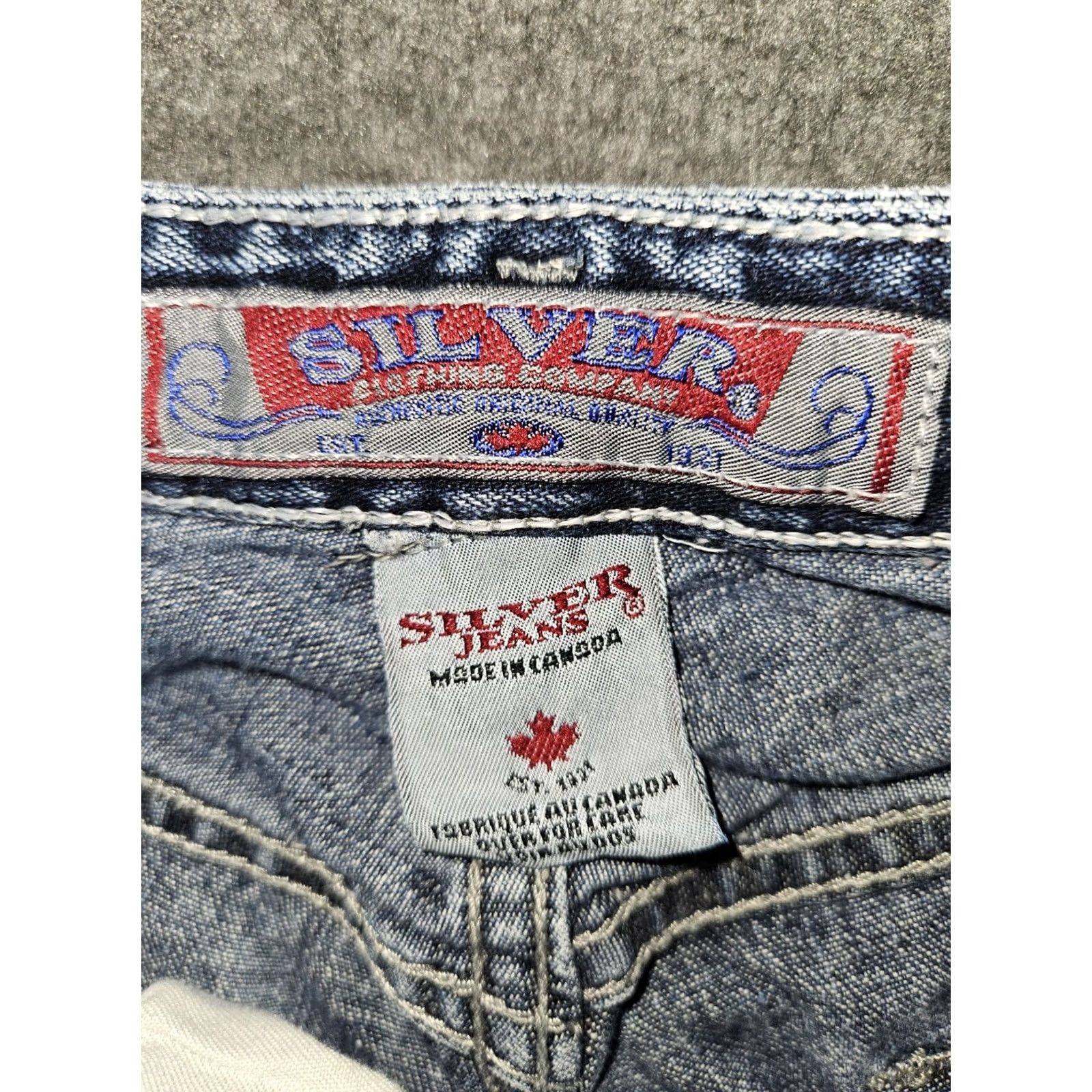 Silver Jeans Co. VINTAGE Silver Jeans Jeans Women's 29 Regular Mid Blue 90s Preppy Distressed Easy Care Inseam 32.5 Conference: Logo Button Womens Size 29" - 2 Thumbnail