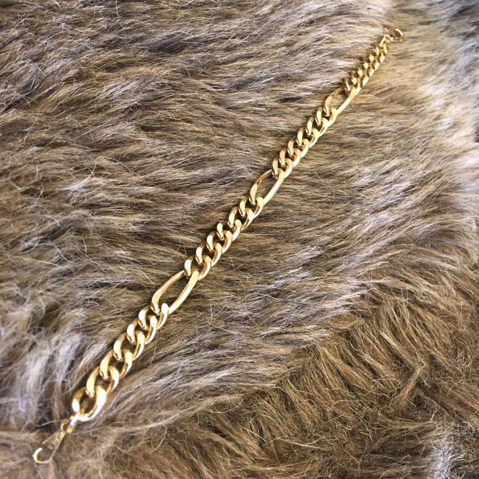 Jewelry Gold plated figaro chain lobster claw bracelet Size ONE SIZE - 5 Thumbnail