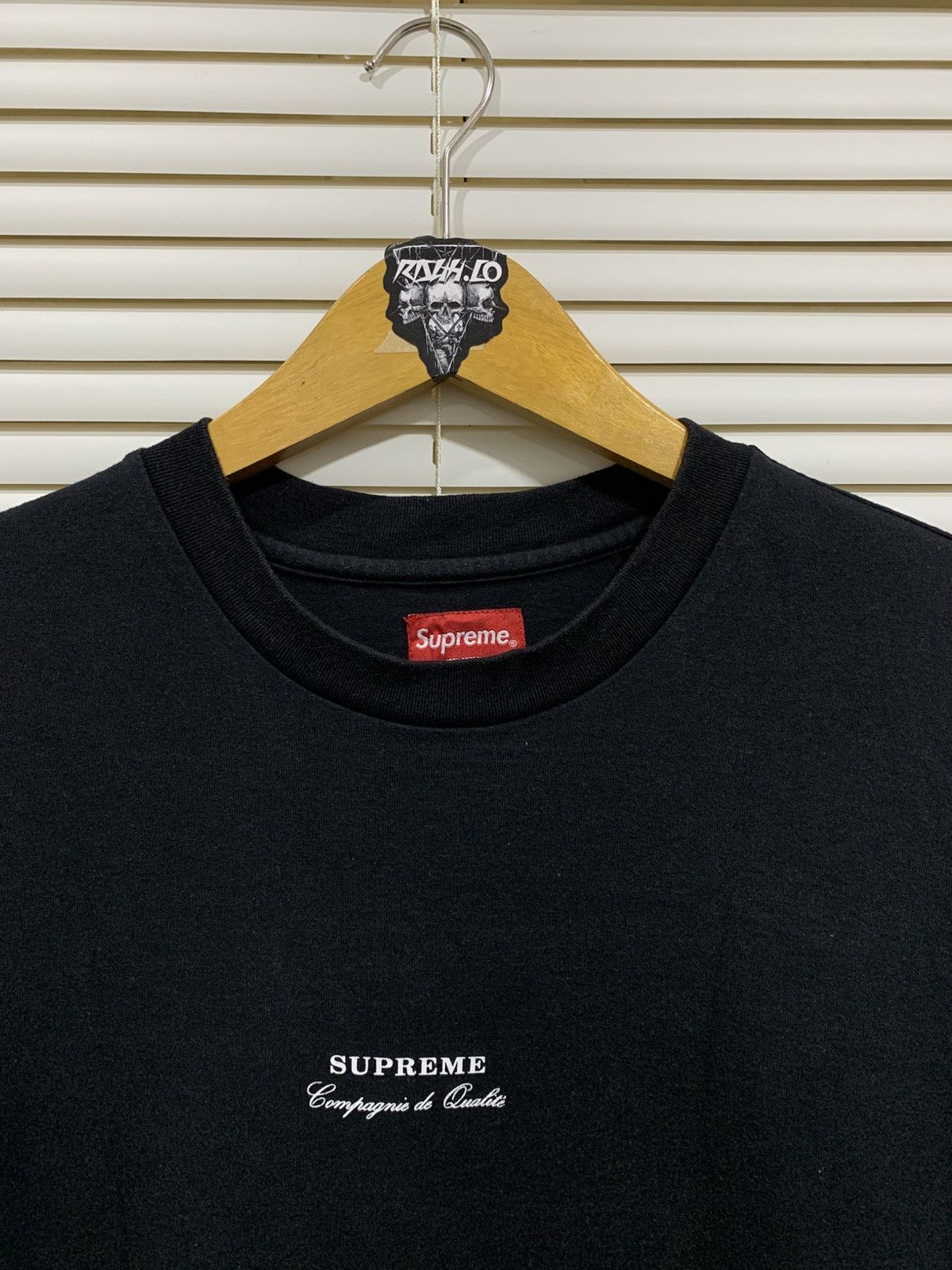 Supreme Supreme Qualite Tee Black Size US M / EU 48-50 / 2 - 2 Thumbnail